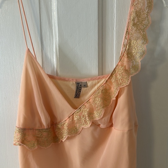 True Meaning Vintage Y2K Peach Chiffon Lace Asymmetrical Top 14 - Picture 6 of 7